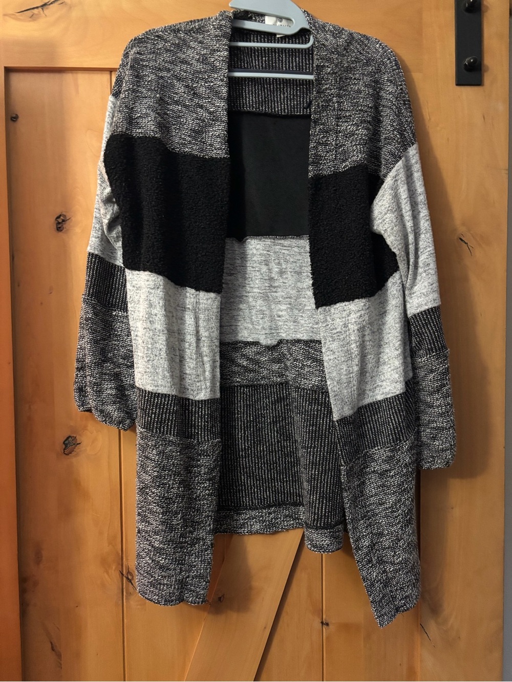 Socialite Black & Gray Open-Front Colorblock Cardigan